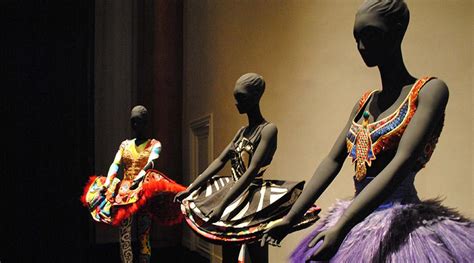 Gianni Versace al Museo Archeologico di Napoli, mostra per l'artista.